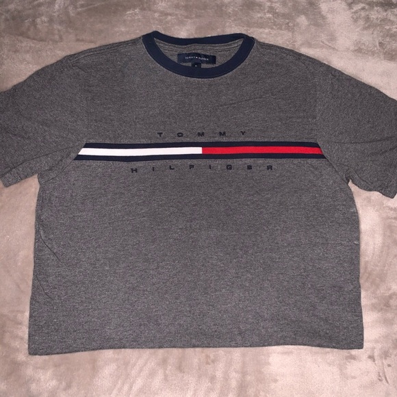 tommy hilfiger tee - Picture 2 of 2
